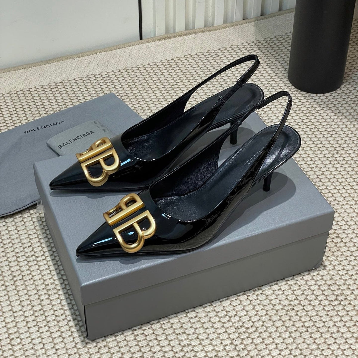 POINTED BB GOLD BUCKLE HIGH SLINGBACK 60MM IN BLACK PATENT CALFSKIN