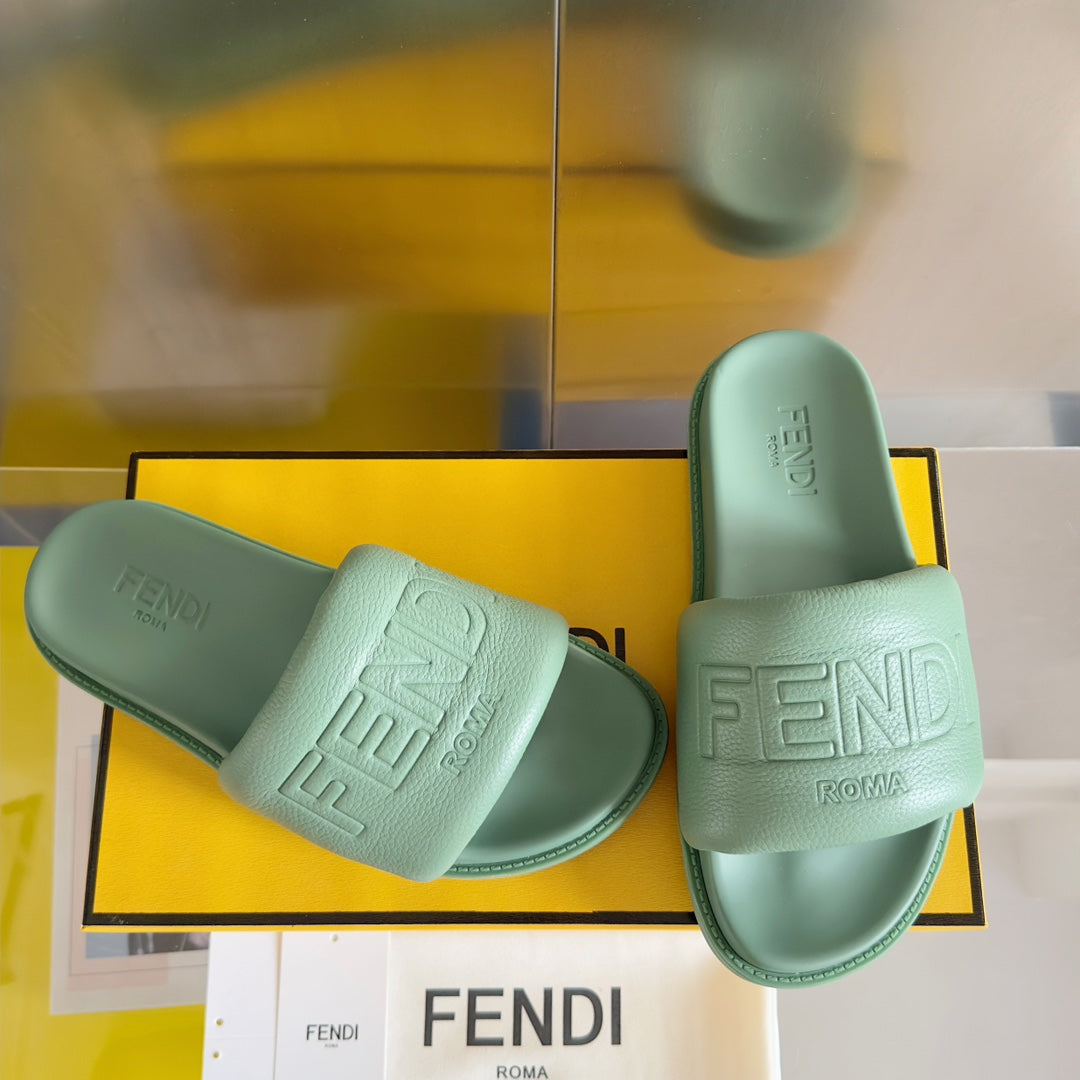 FENDI ROMA SLIDES IN GREEN MINT FUSSBETT LAMBSKIN
