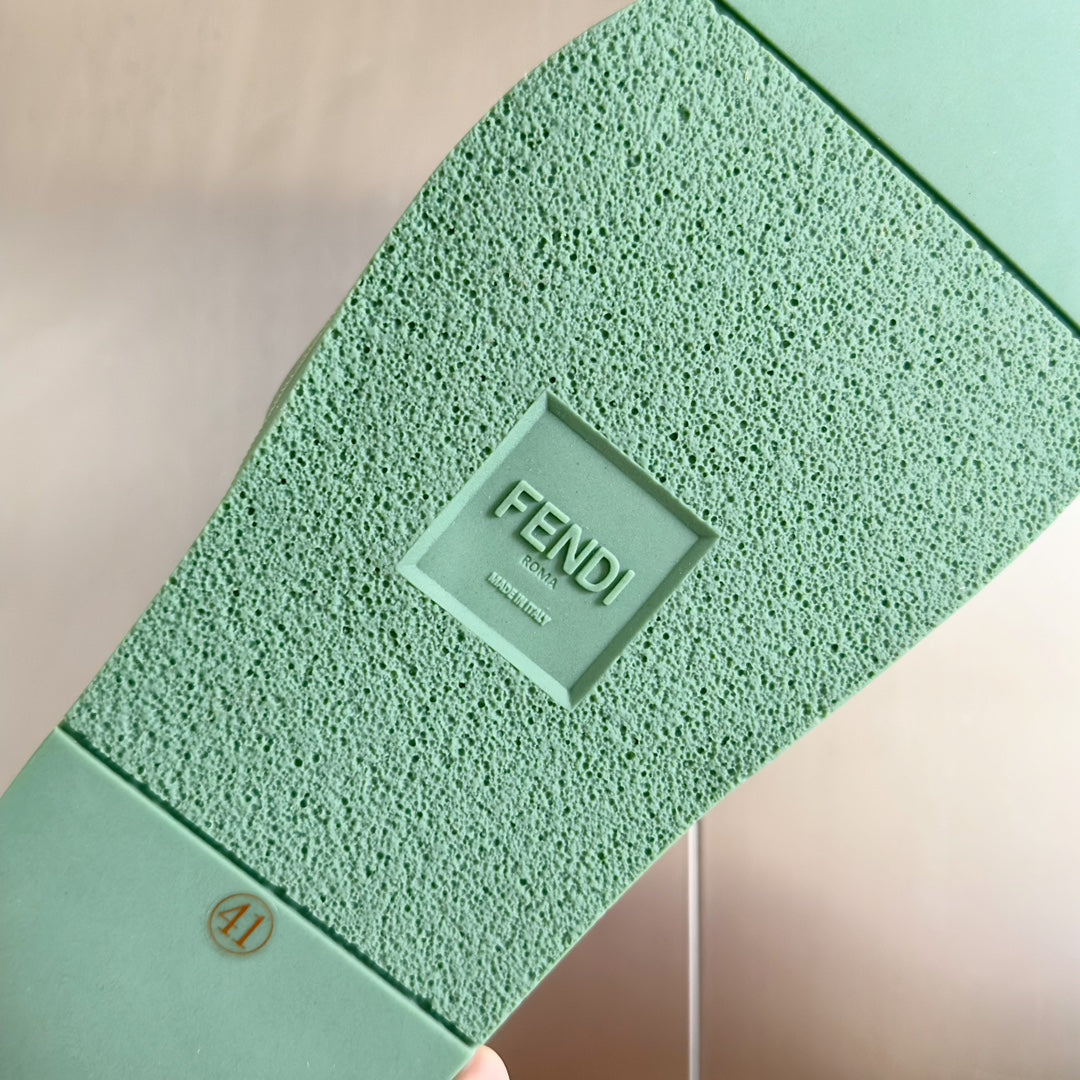 FENDI ROMA SLIDES IN GREEN MINT FUSSBETT LAMBSKIN