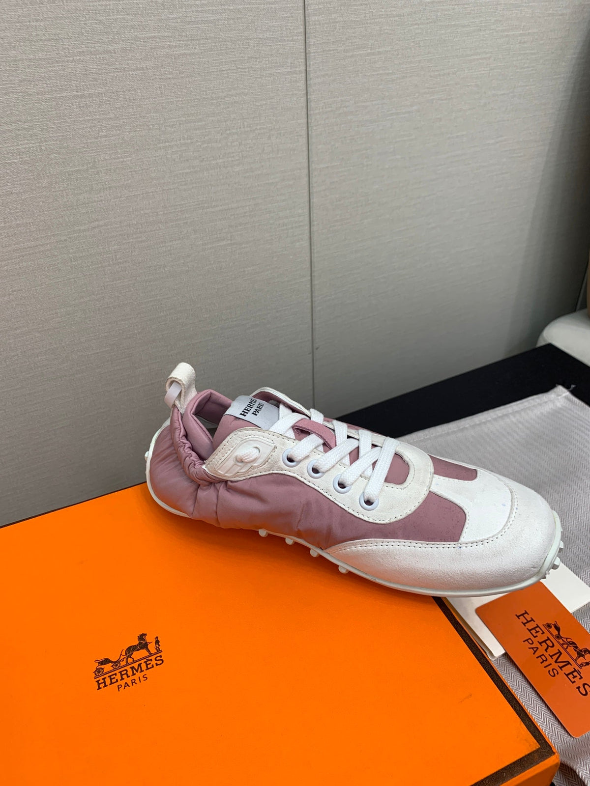 SKATEBOARD SHOES LIGHT GRAY MIX DARK PINK CALFSKIN