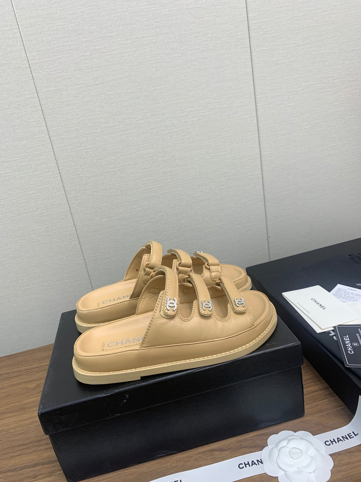 DAD SANDAL IN YELLOW CREAM LAMBSKIN MULE