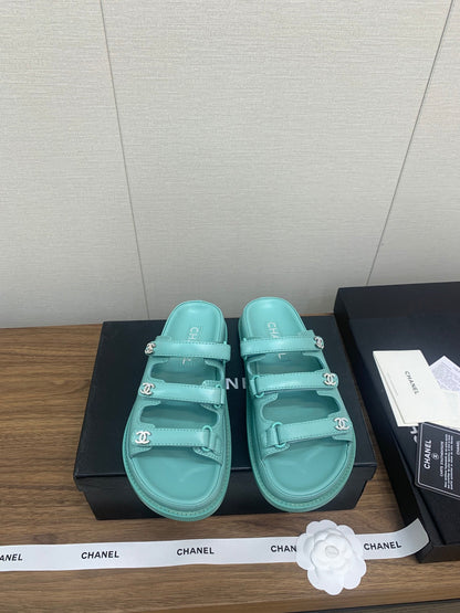 DAD SANDAL IN SKY BLUE LAMBSKIN MULE