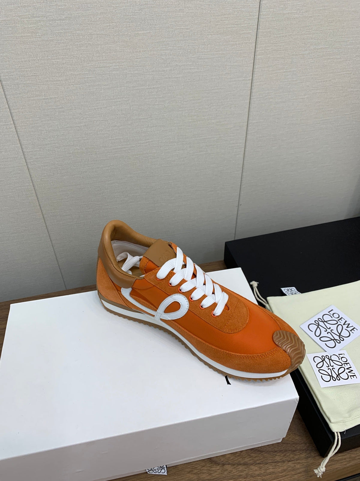 LW FLOW RUNNER SNEAKER ORANGE SUEDE