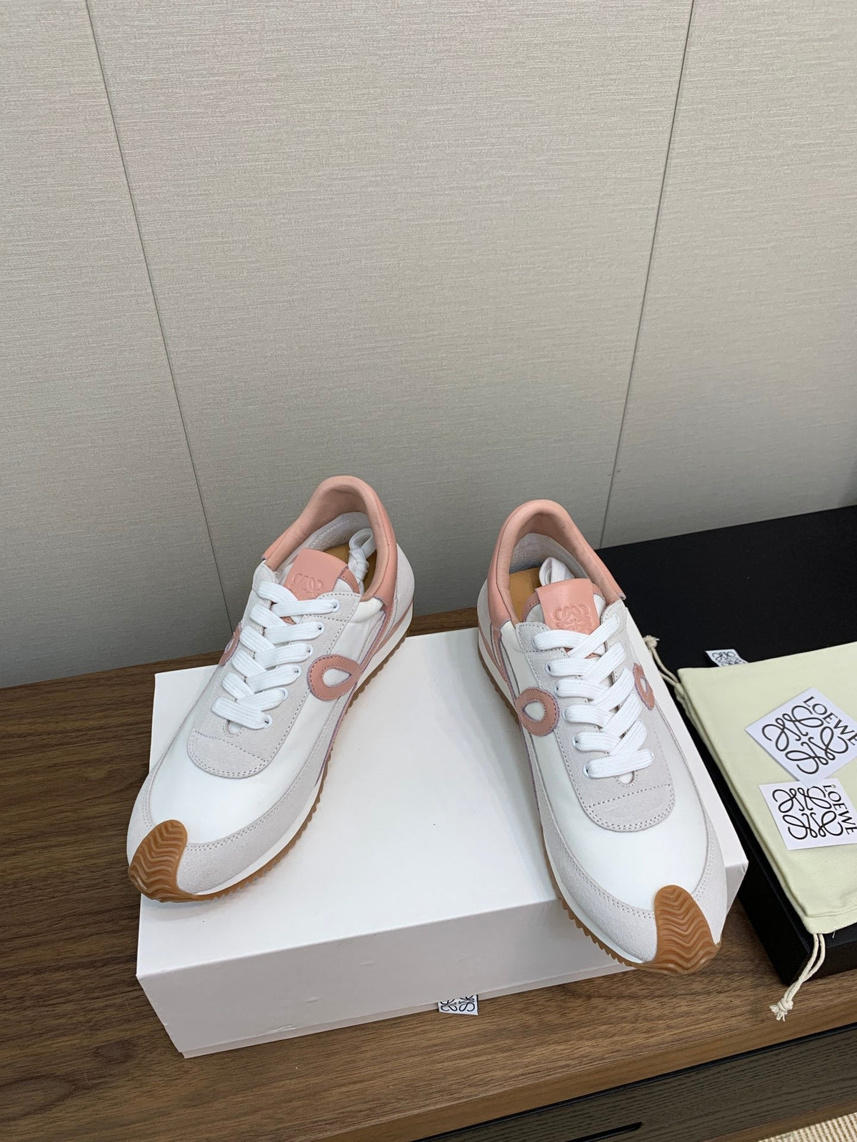 LW FLOW RUNNER SNEAKER WHITE-PEACHY SUEDE