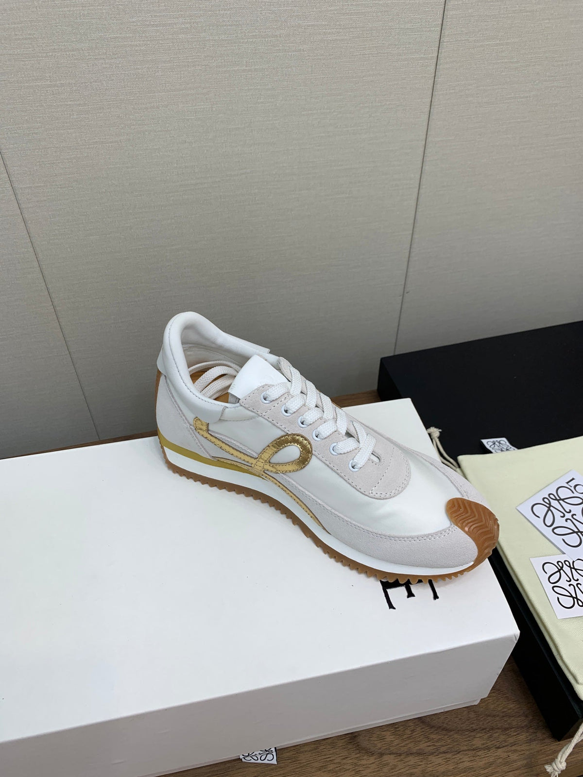 LW FLOW RUNNER SNEAKER WHITE-BROWN SUEDE