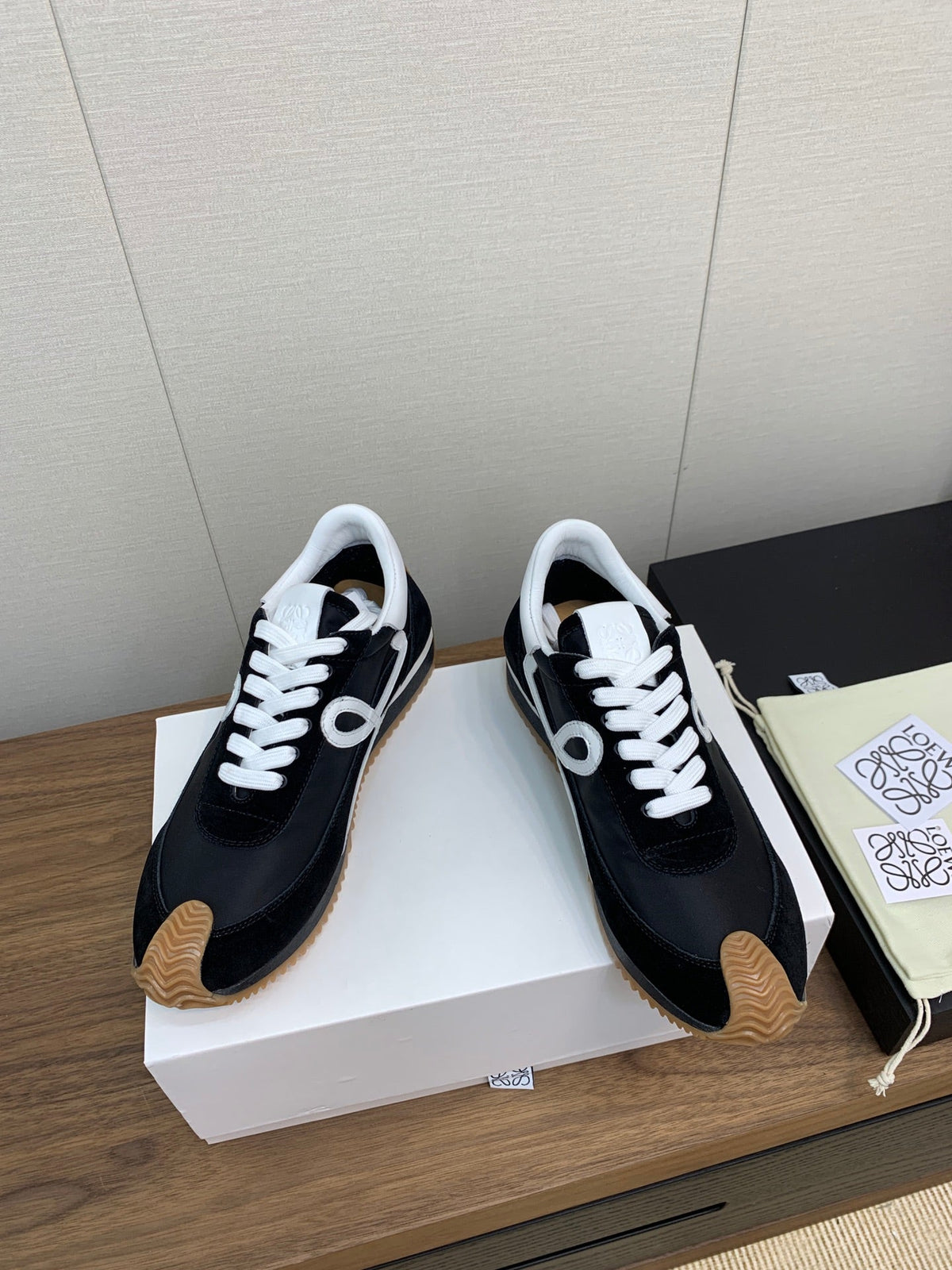 LW FLOW RUNNER SNEAKER BLACK-BROWN SUEDE