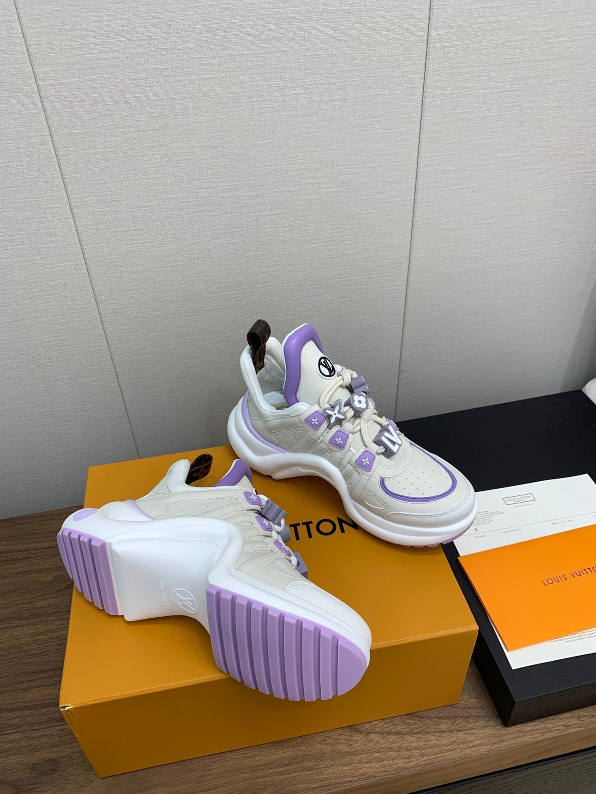 LV ARCHLIGHT SNEAKER BEIGE MIX VIOLET CALFSKIN