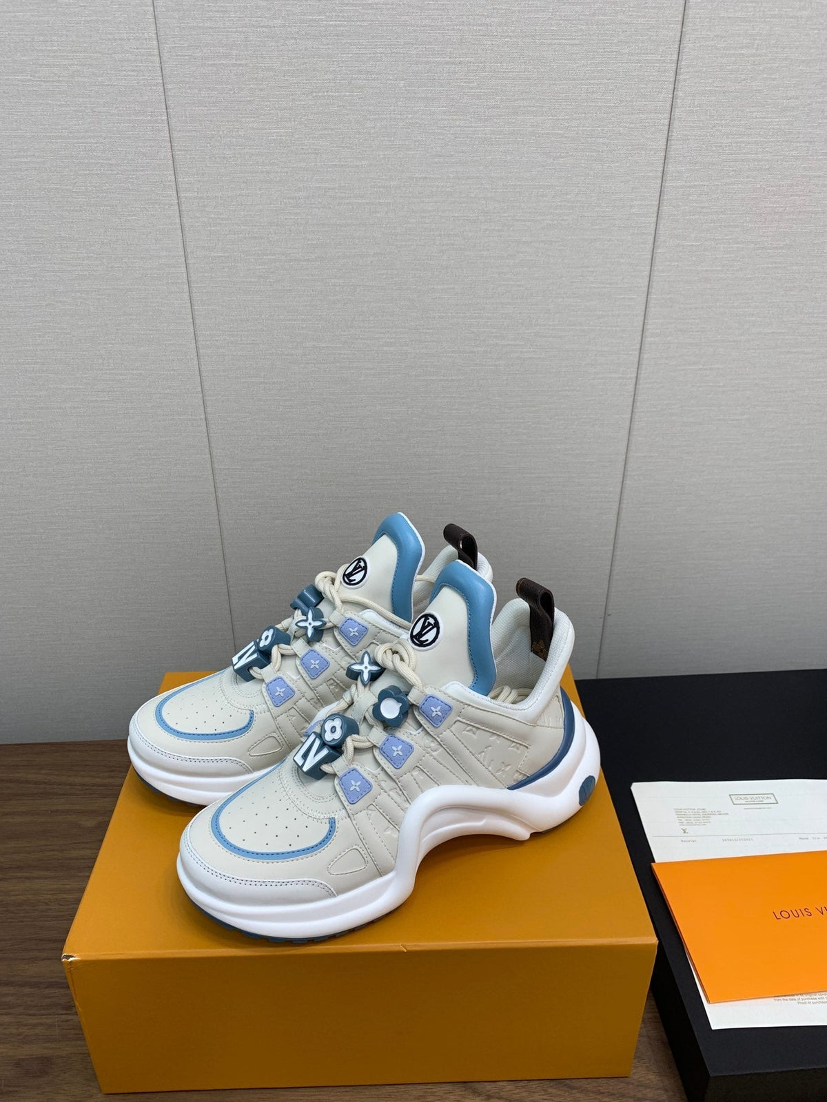 LV ARCHLIGHT SNEAKER BEIGE MIX COBALT BLUE CALFSKIN