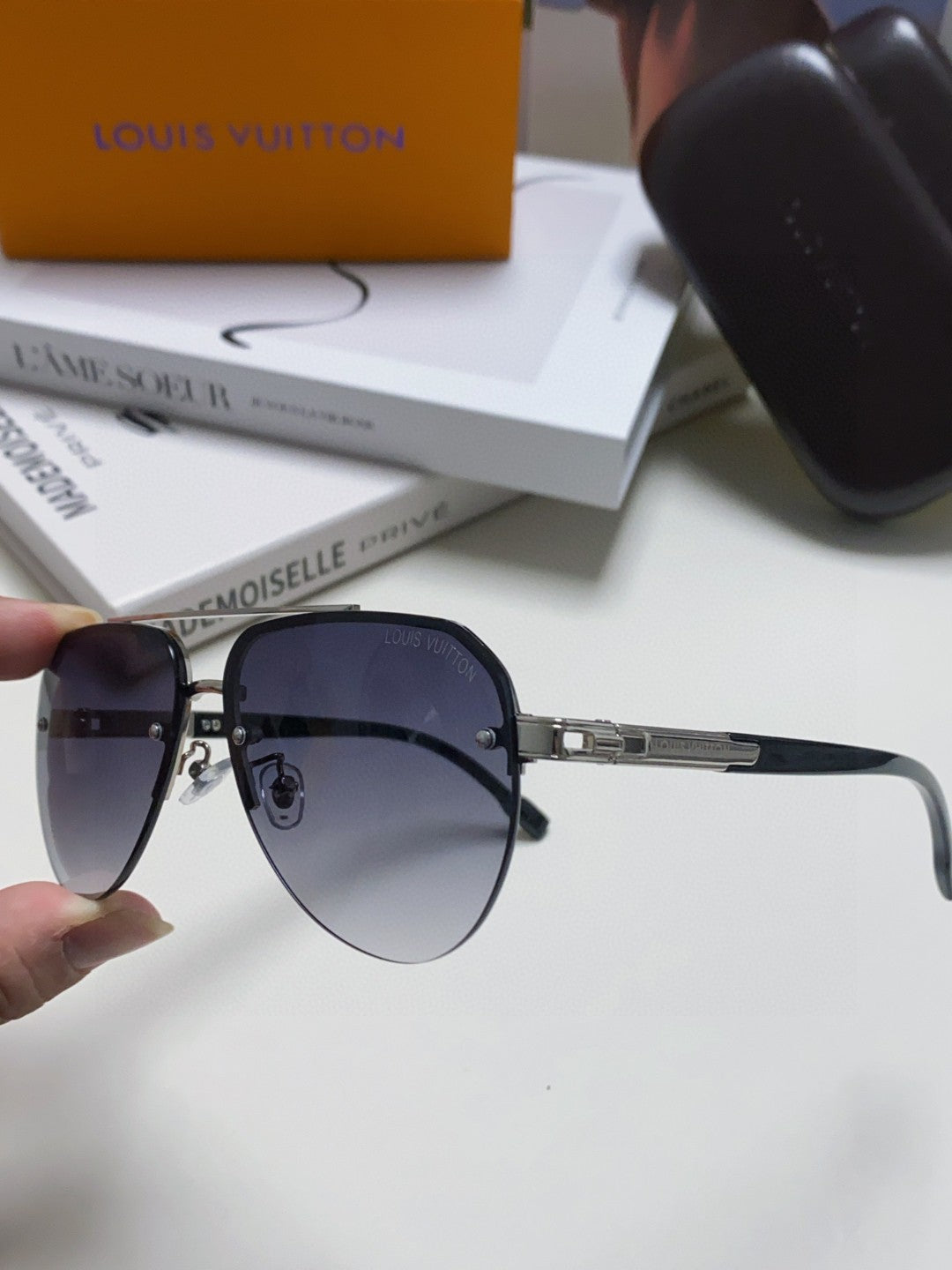 PILOT SUNGLASSES 582590 IN SILVER METAL GREY SMOKE LENSES