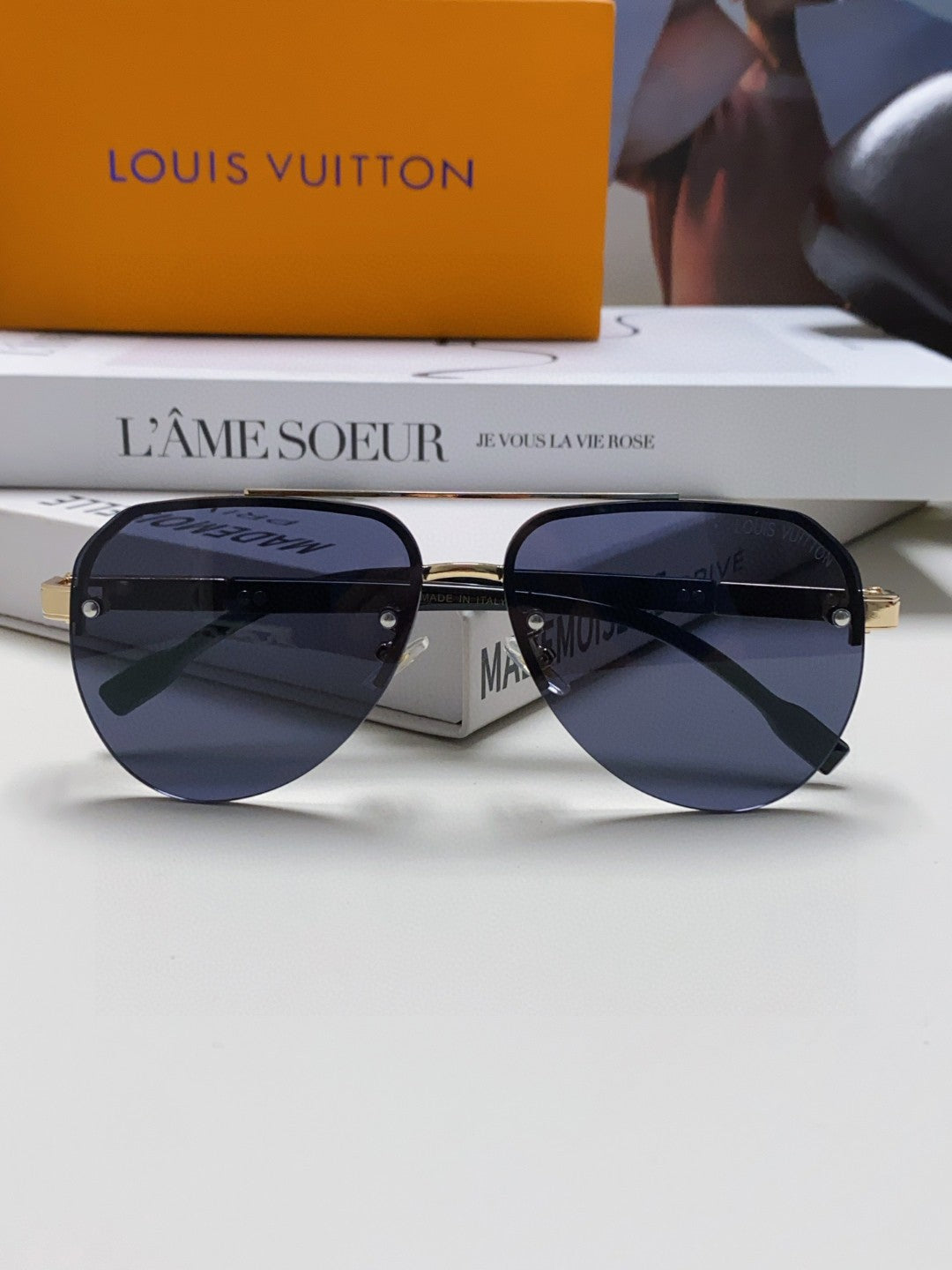 PILOT SUNGLASSES 582592 IN GOLD METAL BLACK LENSES