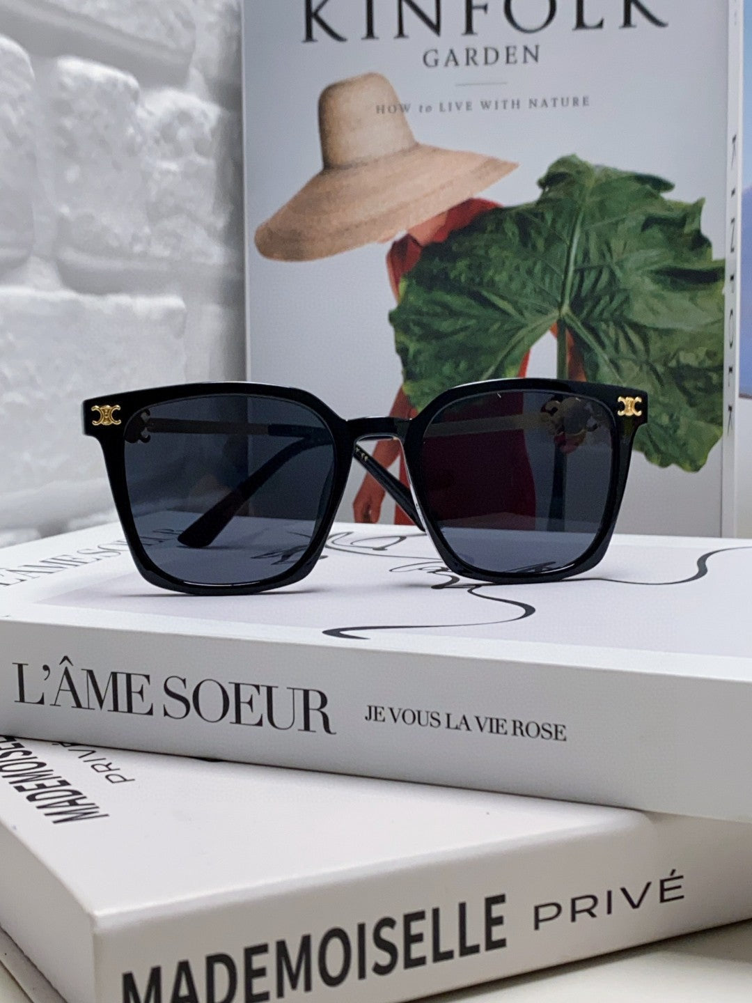 TRIOMPHE SUNGLASS 497820 IN GOLD METAL BLACK LENSES