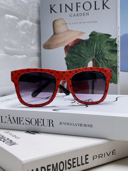 MONOGRAM SUNGLASS 581385 IN RED ACETATE FRAME