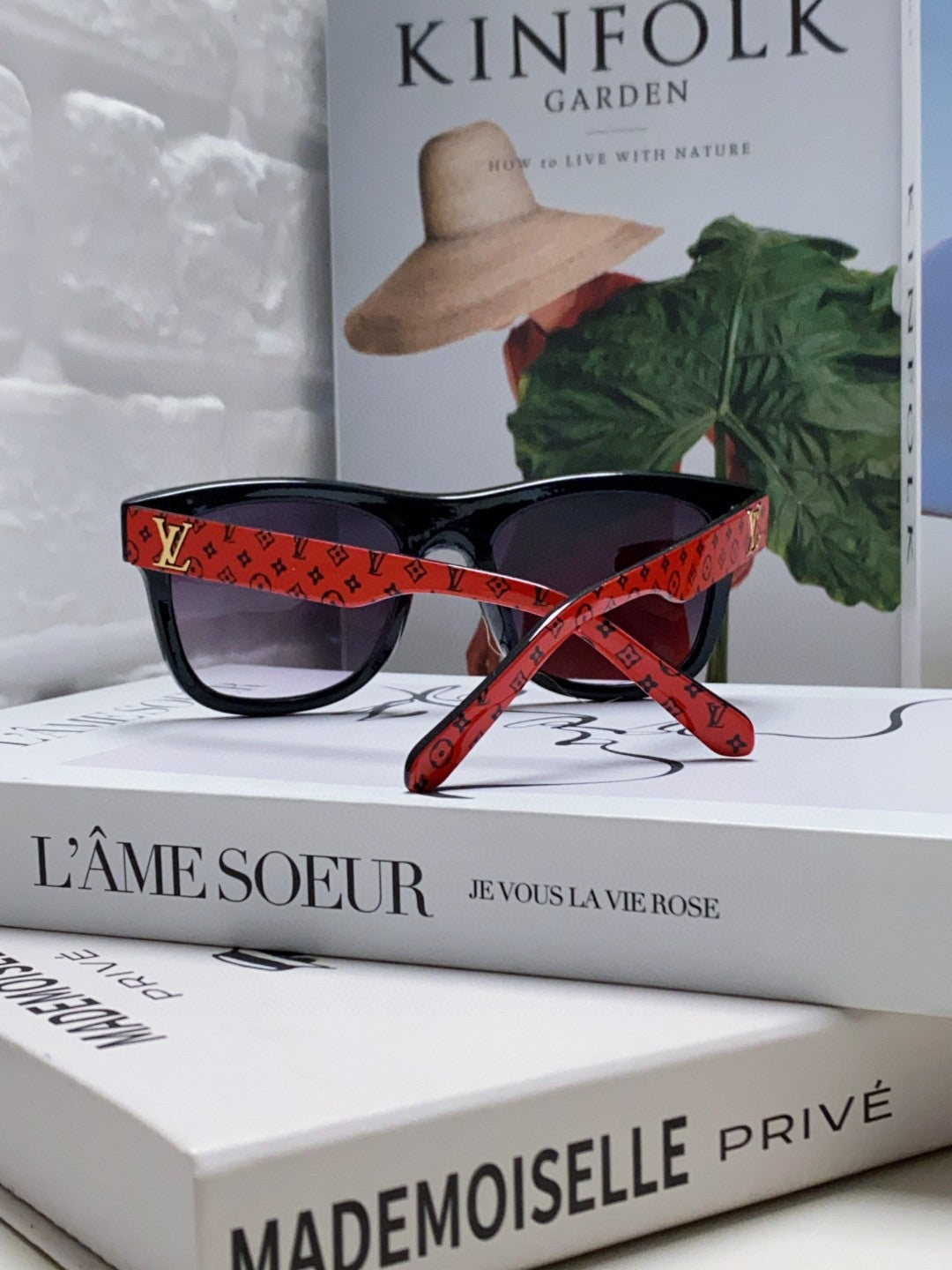 MONOGRAM SUNGLASS 581385 IN RED ACETATE FRAME