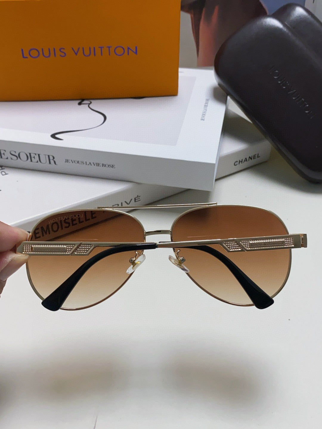 PILOT SUNGLASS 581363 IN GOLD METAL BROWN SMOKE LENSES