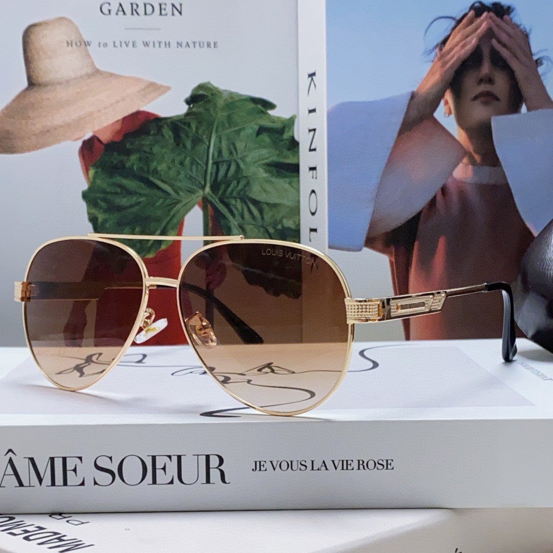 PILOT SUNGLASS 581363 IN GOLD METAL BROWN SMOKE LENSES