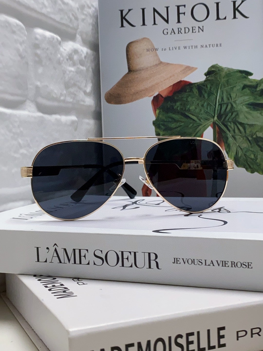PILOT SUNGLASS 581364 IN GOLD METAL BLACK LENSES