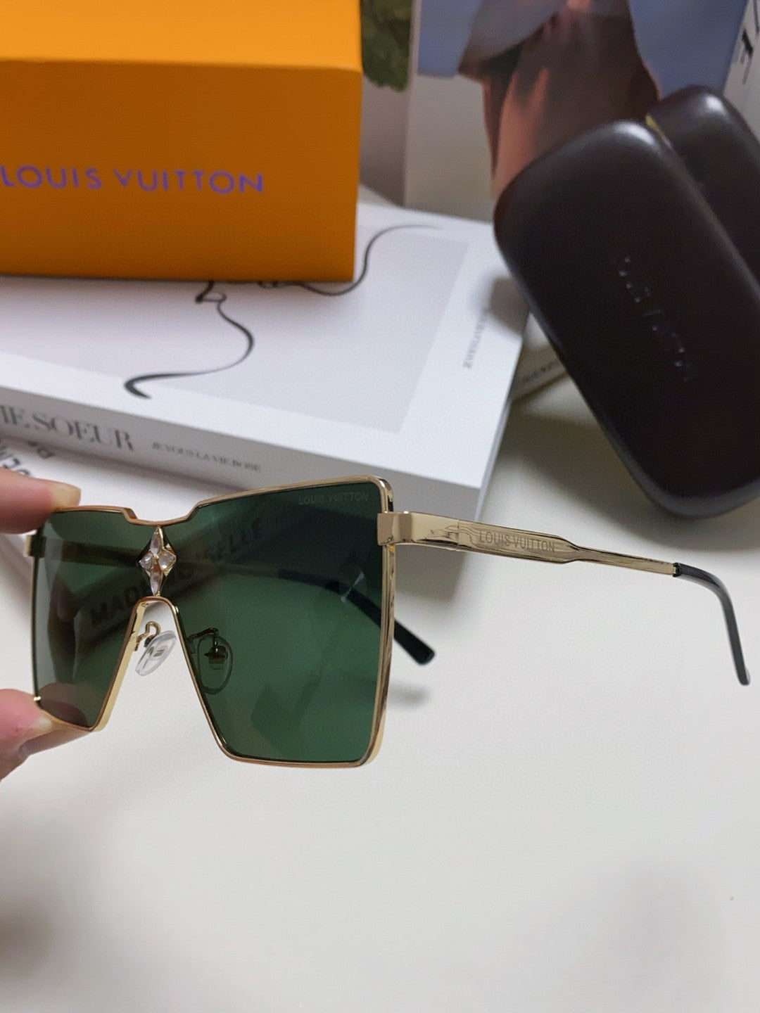 CYCLONE SUNGLASS 581373 IN GOLD METAL DARK GREEN LENSES
