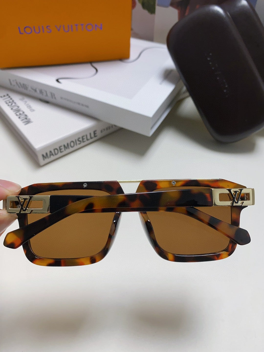 MASCOT PILOT SQUARE SUNGLASS 581376 IN HAVANA ACETATE GOLD METAL