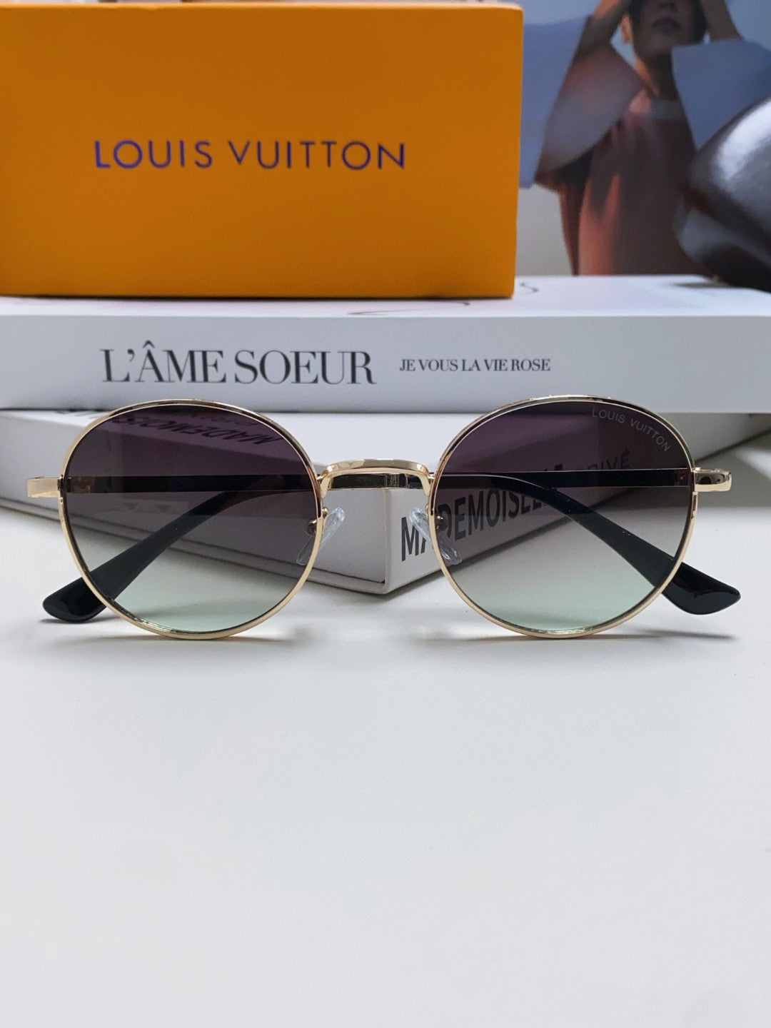 SIGNATURE ROUND SUNGLASS 581381 IN GOLD METAL GREY SMOKE LENSES