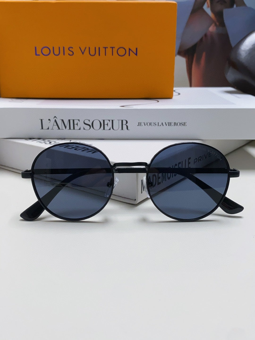 SIGNATURE ROUND SUNGLASS 581383 IN BLACK METAL