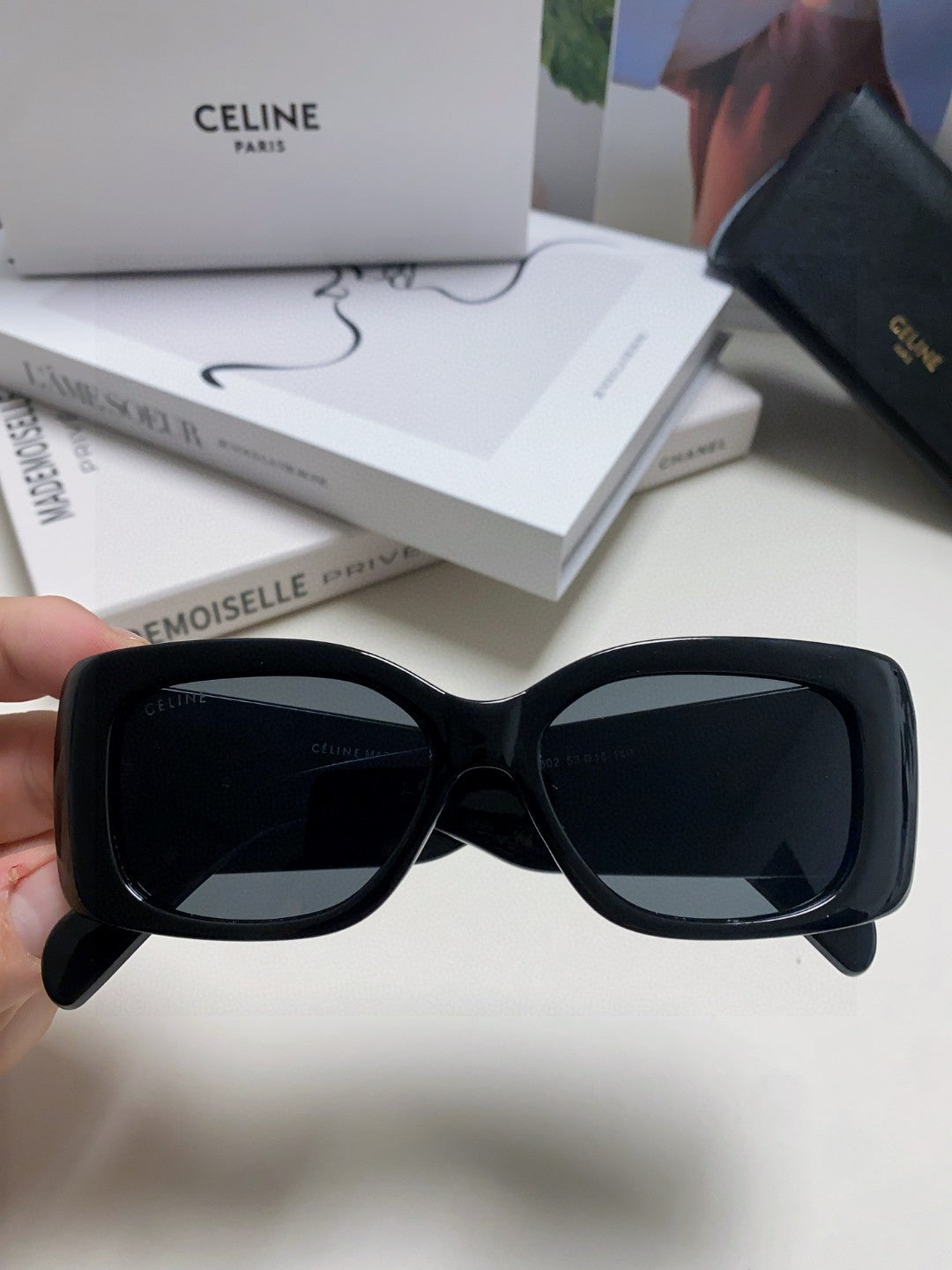 TRIOMPHE SUNGLASSES 548602 IN BLACK ACETATE