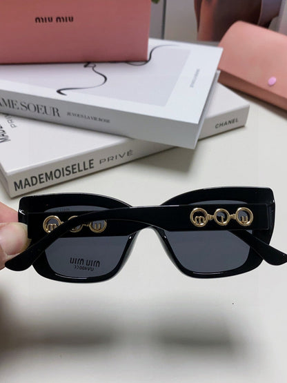 LOGO CAT EYE SUNGLASSES 513005 IN BLACK ACETATE