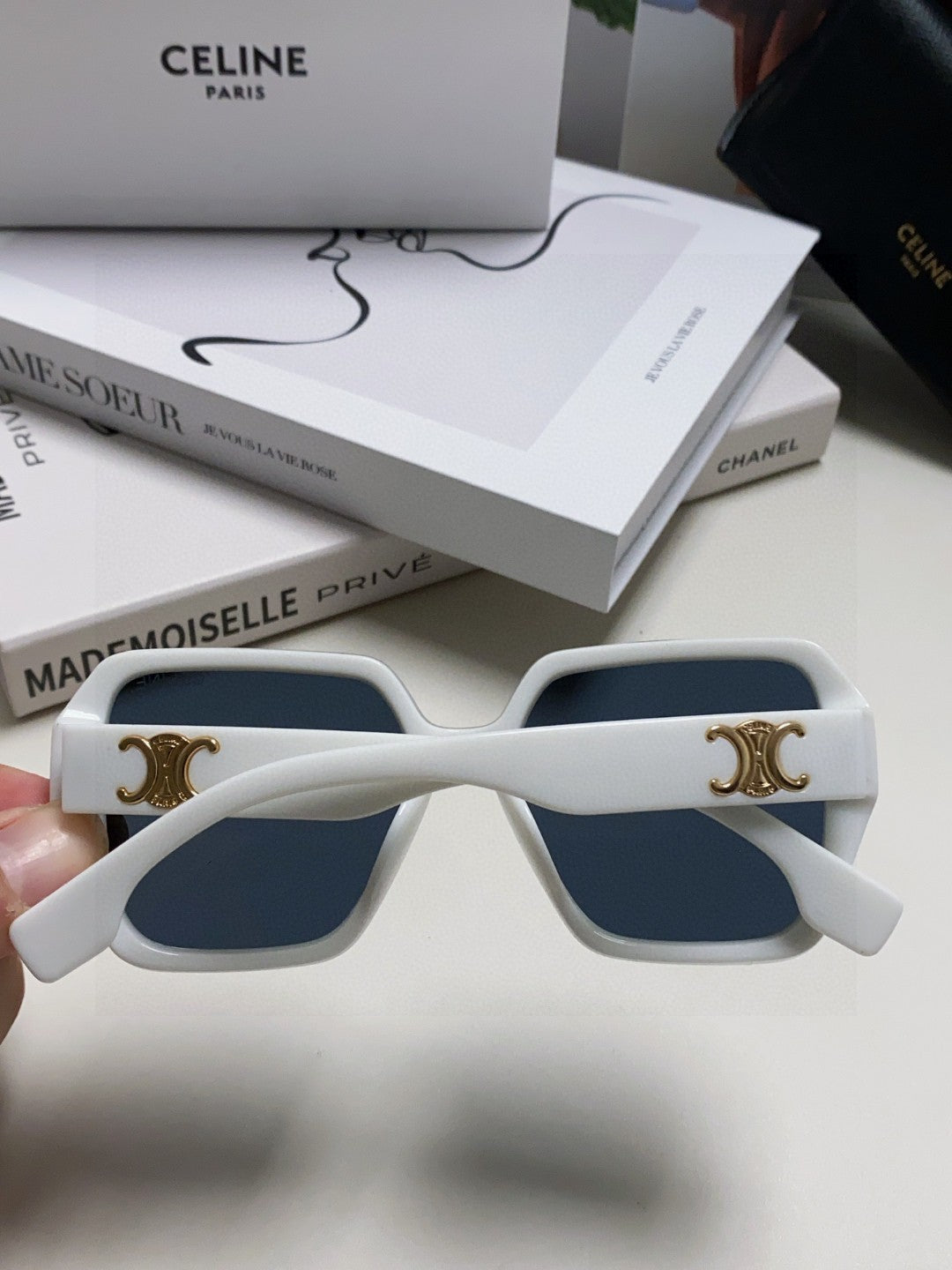 TRIOMPHE SUNGLASSES 552771 IN WHITE ACETATE