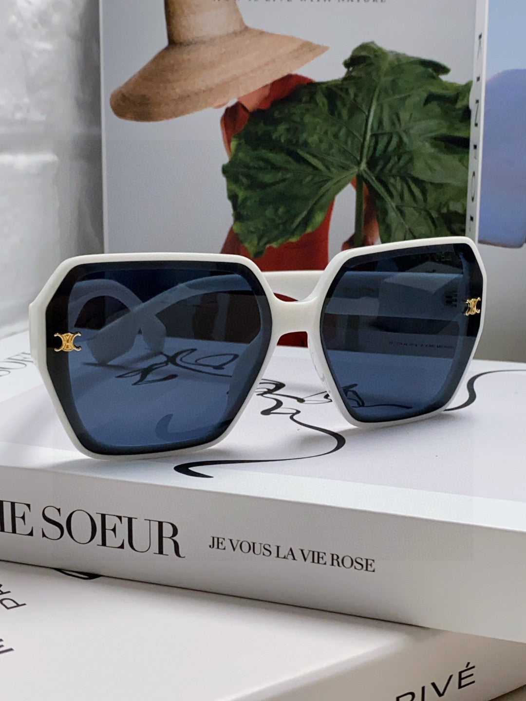 TRIOMPHE SUNGLASSES 552771 IN WHITE ACETATE
