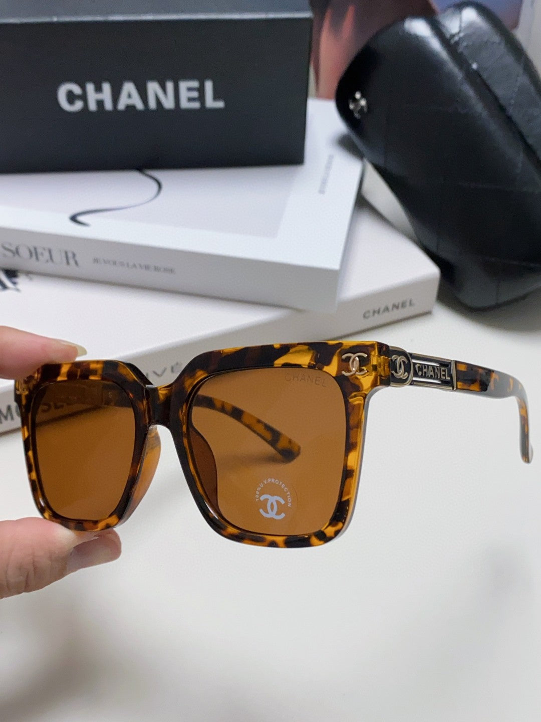 SQUARE SUNGLASSES 632879 IN HAVANA ACETATE