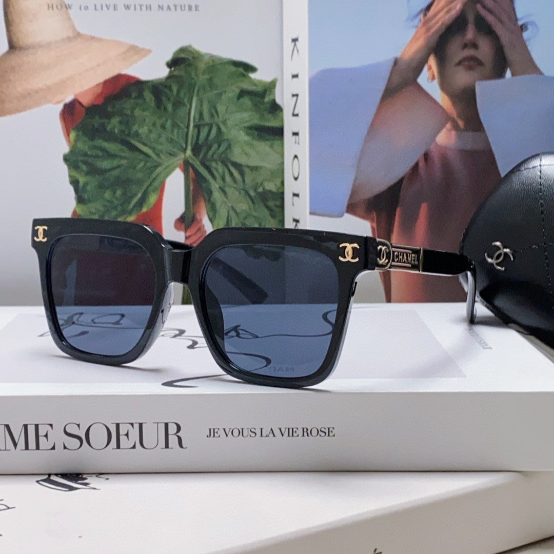 SQUARE SUNGLASSES 632880 IN BLACK ACETATE