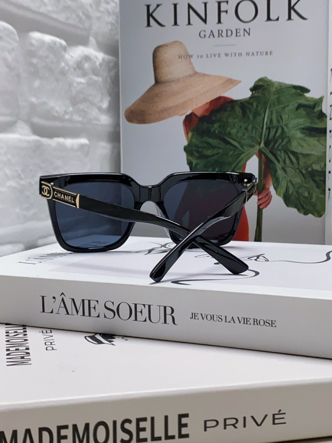 SQUARE SUNGLASSES 632880 IN BLACK ACETATE