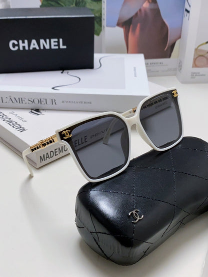SQUARE SUNGLASSES 632885 IN WHITE ACETATE