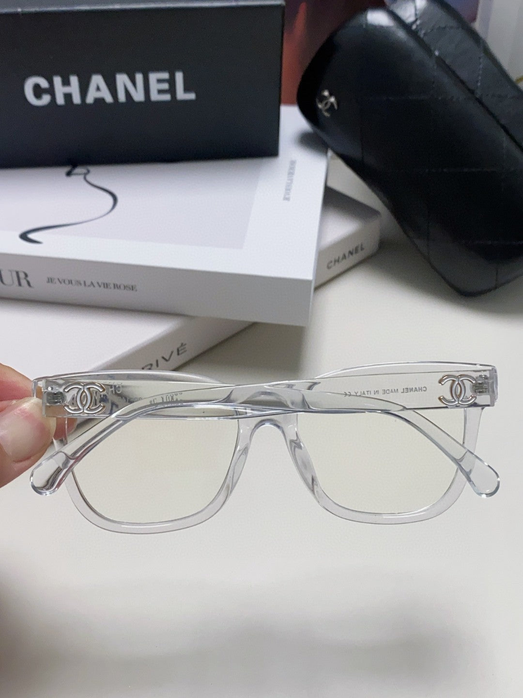 SQUARE SUNGLASSES 632887 IN CLEAR ACETATE