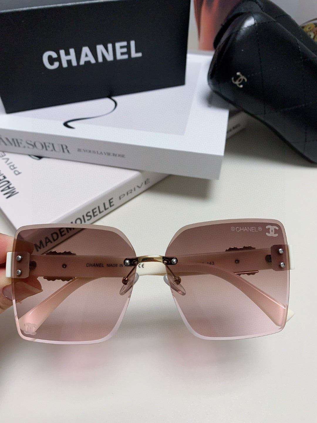 SQUARE SUNGLASSES 632891 IN WHITE ACETATE BROWN LENSES