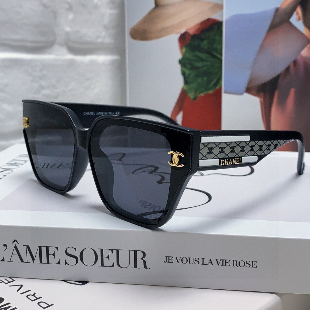 SQUARE SUNGLASSES 632697 IN BLACK ACETATE