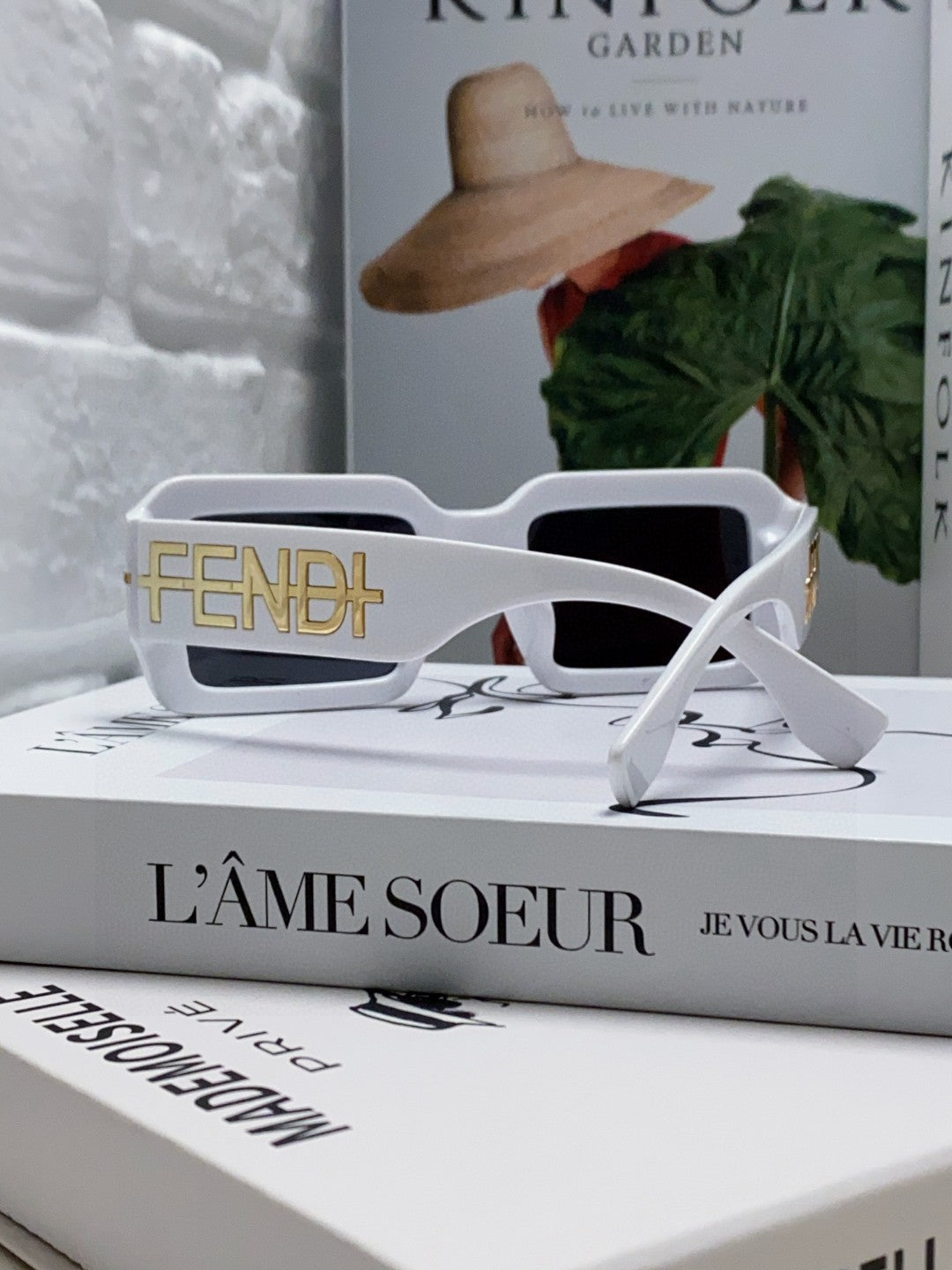 EMBOSSED LOGO DIAGONAL RECTANGULAR SUNGLASSES 563312 IN ACETATE