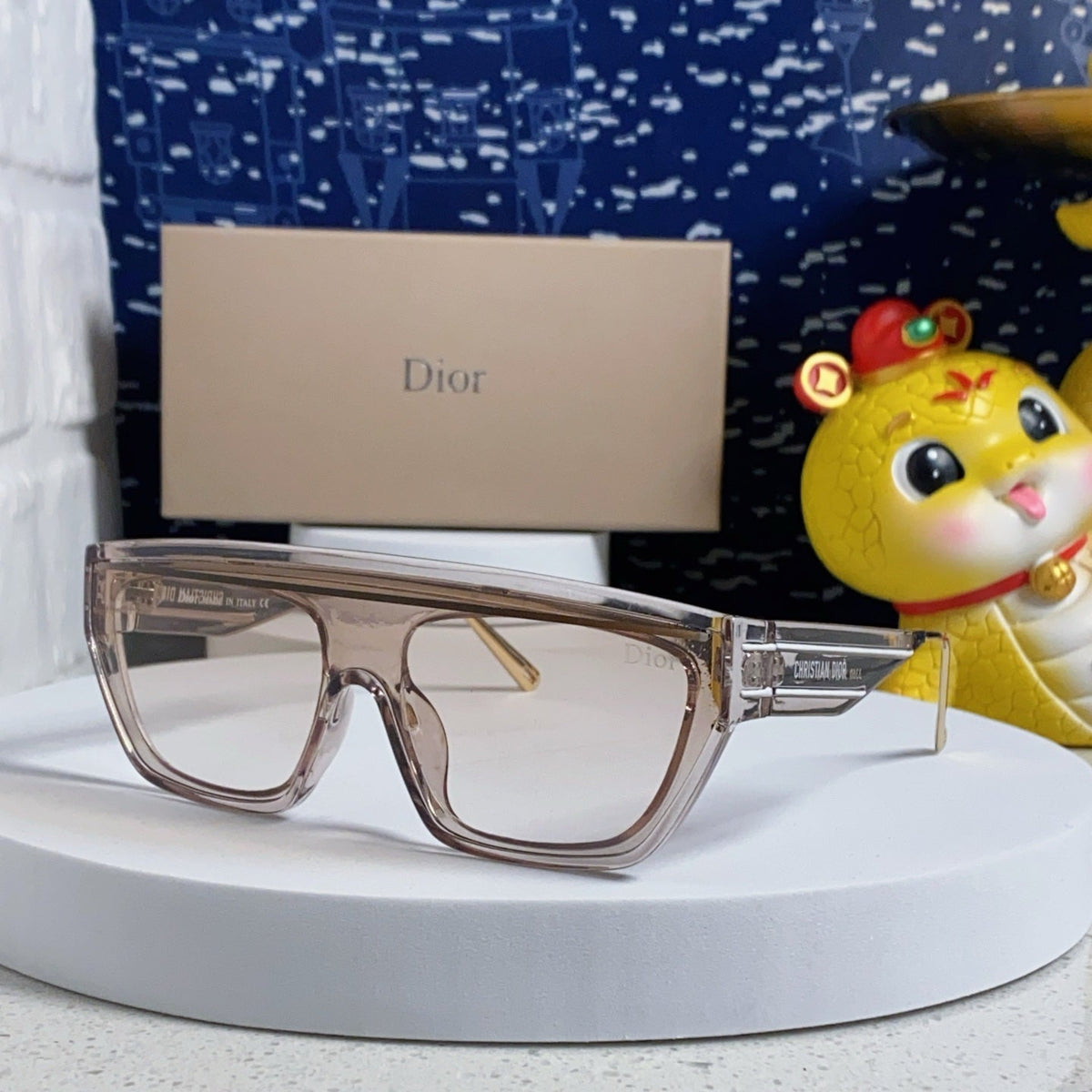 MONTAIGNE SUNGLASS CLUB M7U IN BROWN CLEAR ACETATE