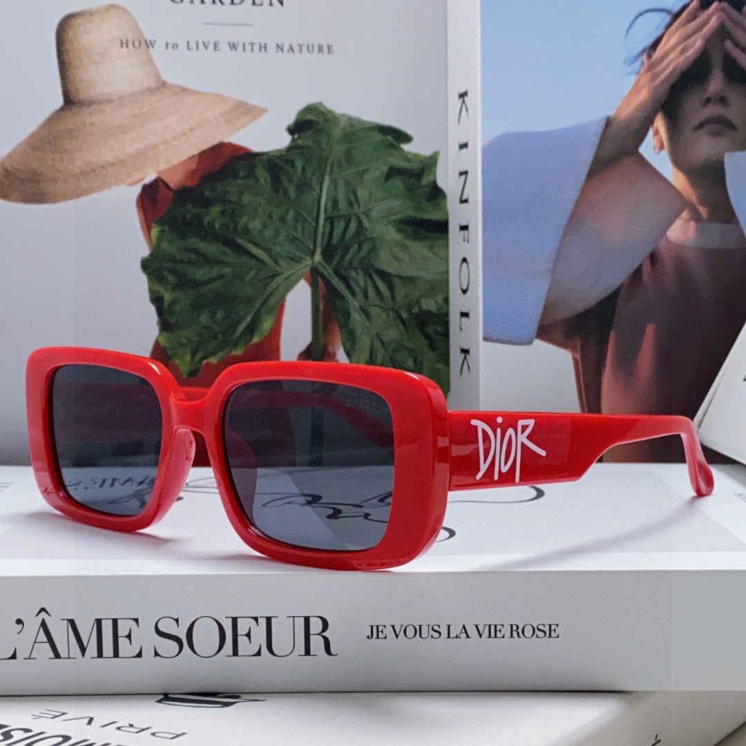 MONTAIGNE SUNGLASS 571592 IN RED ACETATE TEXT LOGO