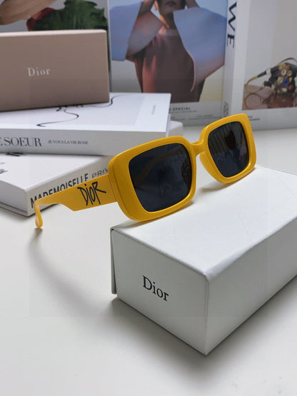 MONTAIGNE SUNGLASS 571593 IN YELLOW ACETATE TEXT LOGO