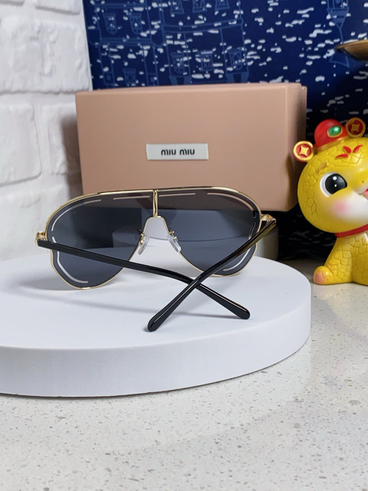RUNWAY SUNGLASSES 571640 IN BLACK METAL BLACK LENSES