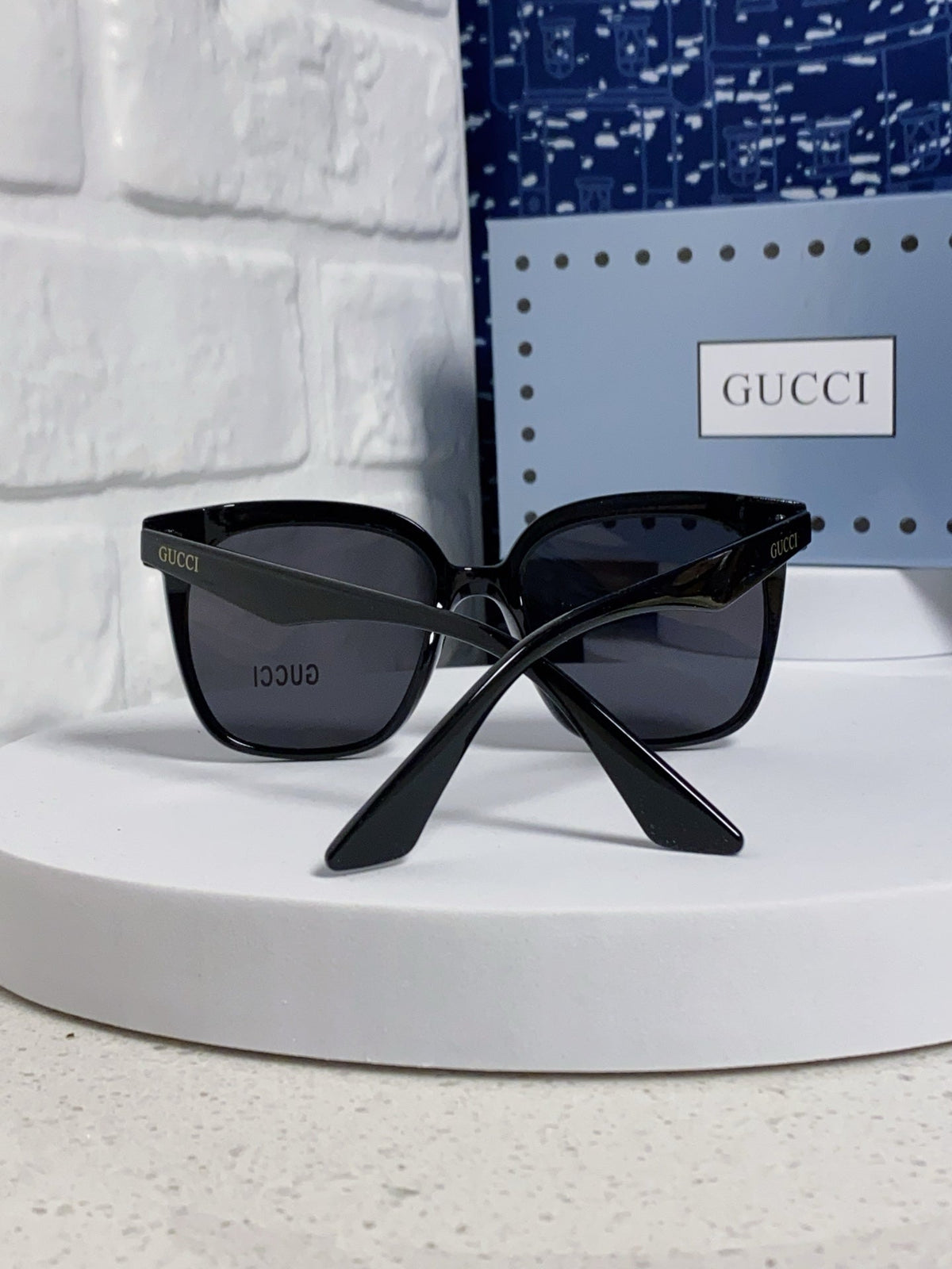 SQUARE FRAME SUNGLASSES 575854 IN BLACK ACETATE