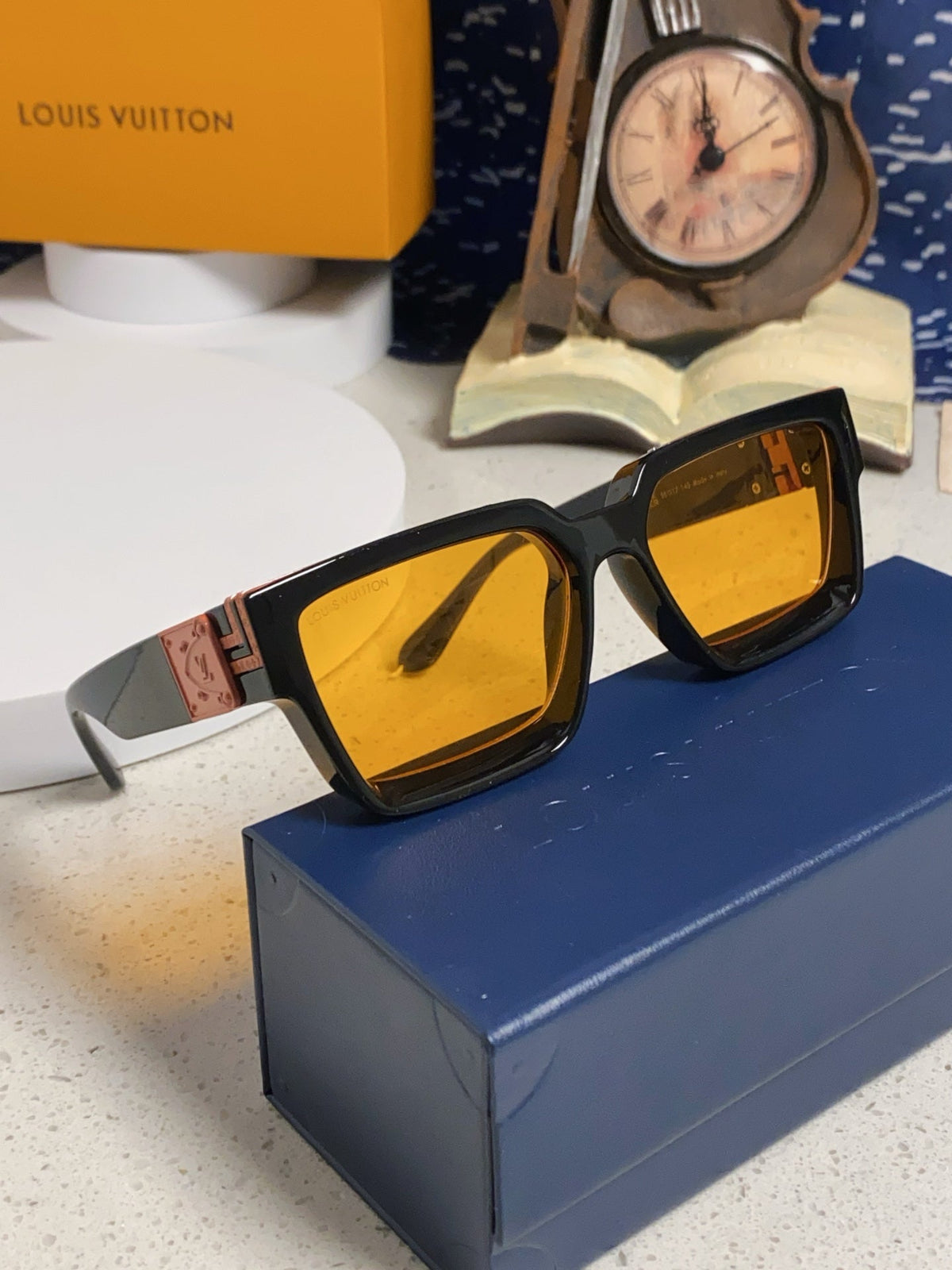 RECTANGLE SUNGLASSES 575848 IN BLACK ACETATE ORANGE METAL YELLOW LENS
