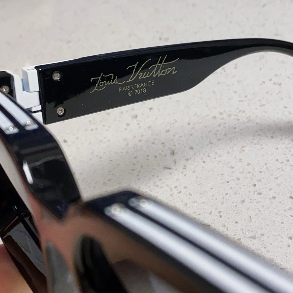 RECTANGLE SUNGLASSES 575849 BLACK IN ACETATE