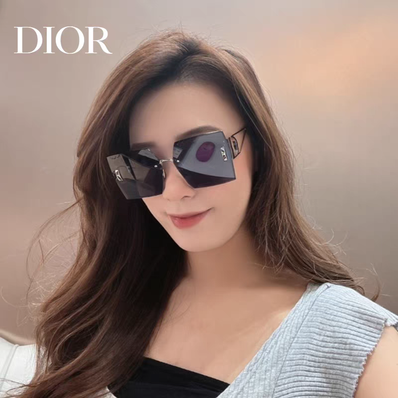 30MONTAIGNE S7U SUNGLASS 578111 IN BLACK METAL GREY LENSES