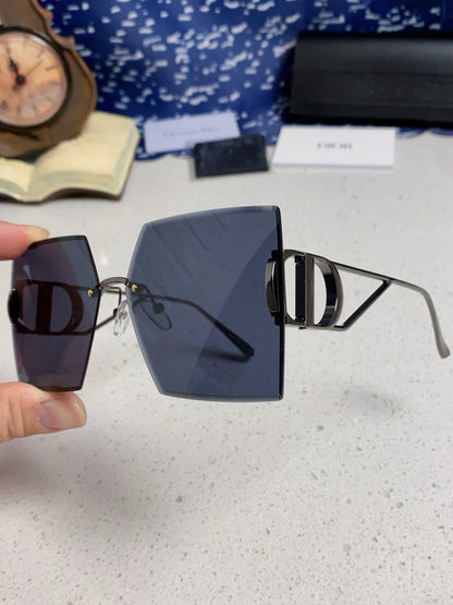 30MONTAIGNE S7U SUNGLASS 578111 IN BLACK METAL GREY LENSES