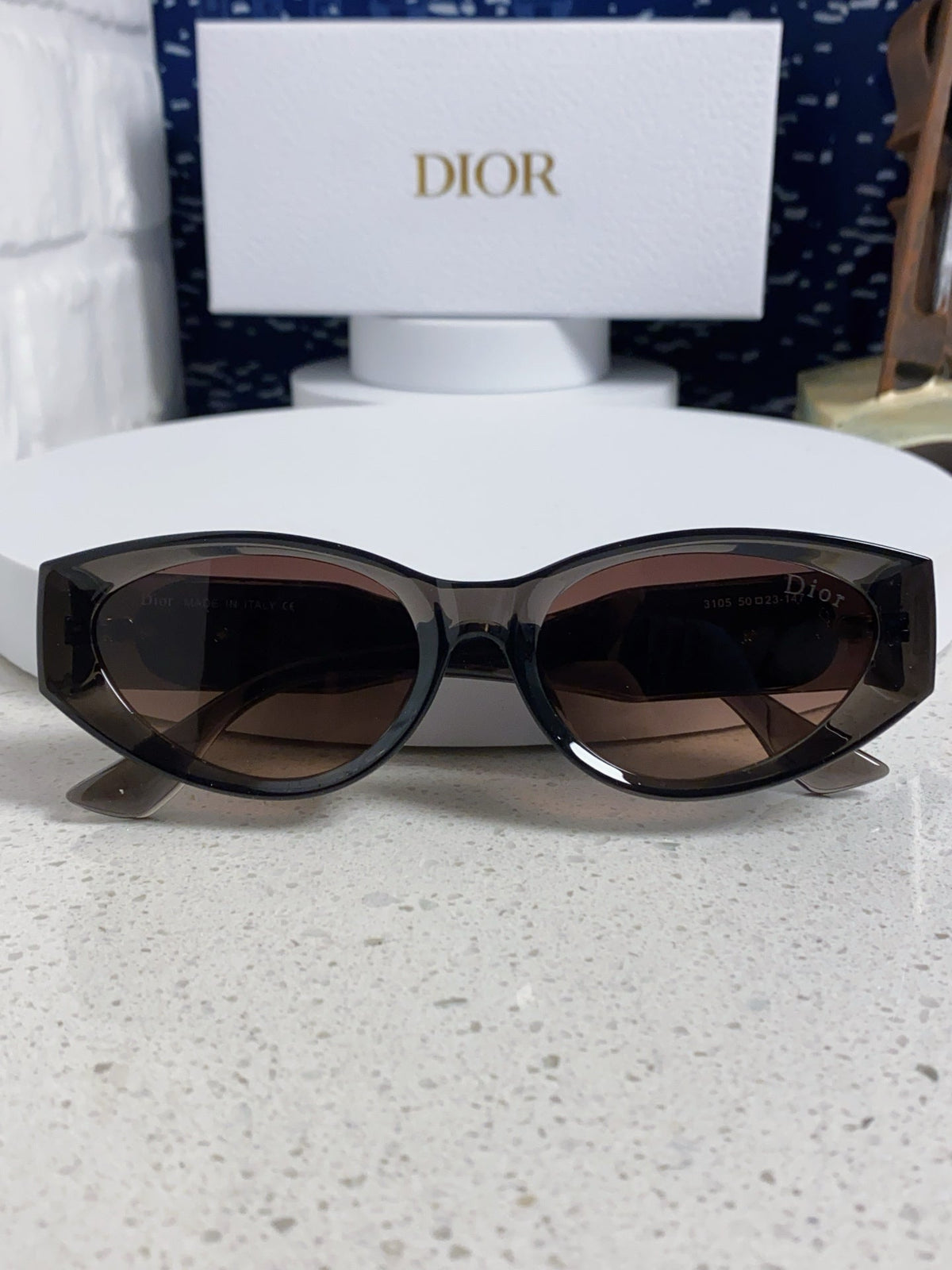 MONTAIGNE SUNGLASS 578112 IN BROWN ACETATE