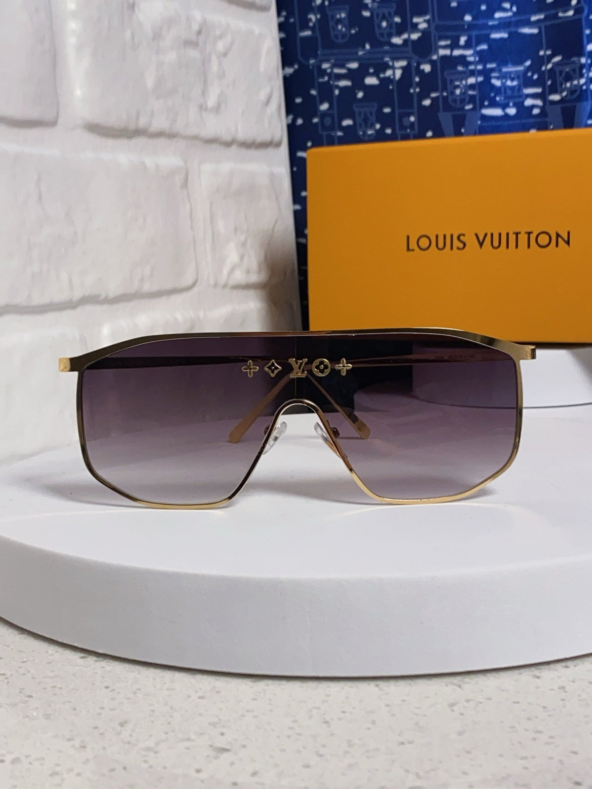 GOLDEN MASK SUNGLASSES 582734 IN GOLD METAL GREY SMOKE LENSES