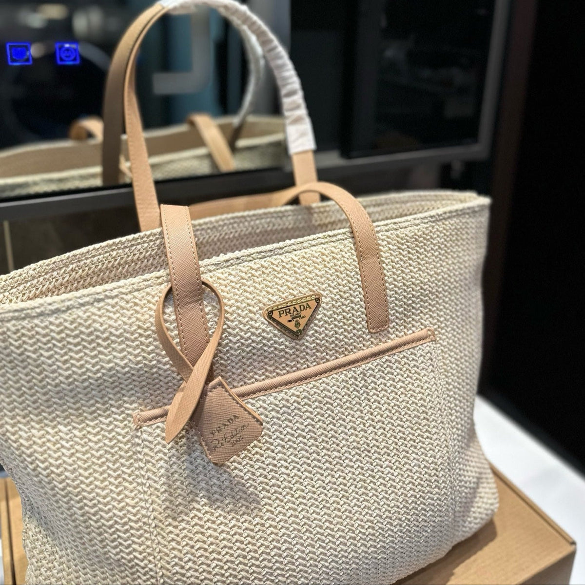 CROCHET TOTE BAG 38 IN BEIGE WOVEN RAFFIA CALFSKIN STRAP
