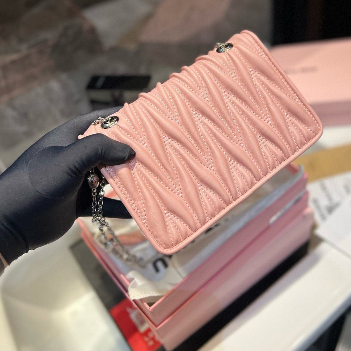 MATELASSÉ CRYSTAL CHAIN BAG 21 IN BABY PINK LAMBSKIN
