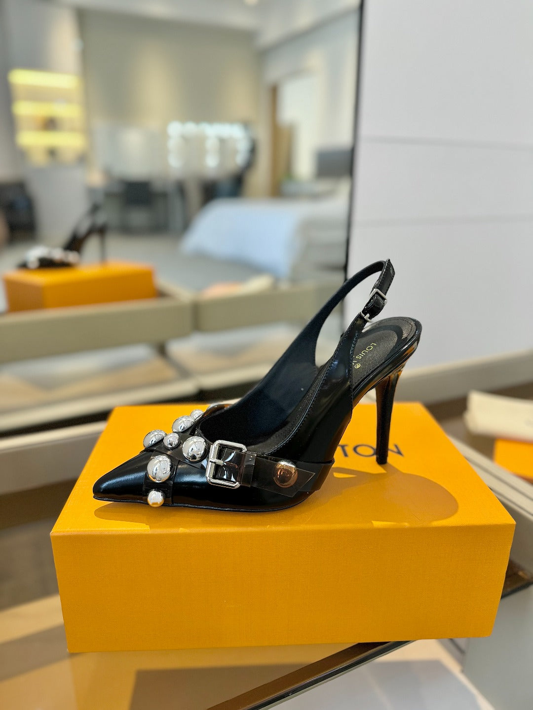 HIGH HEELS 95 MM IN BLACK PATENT CALFSKIN WITH CRYSTALS